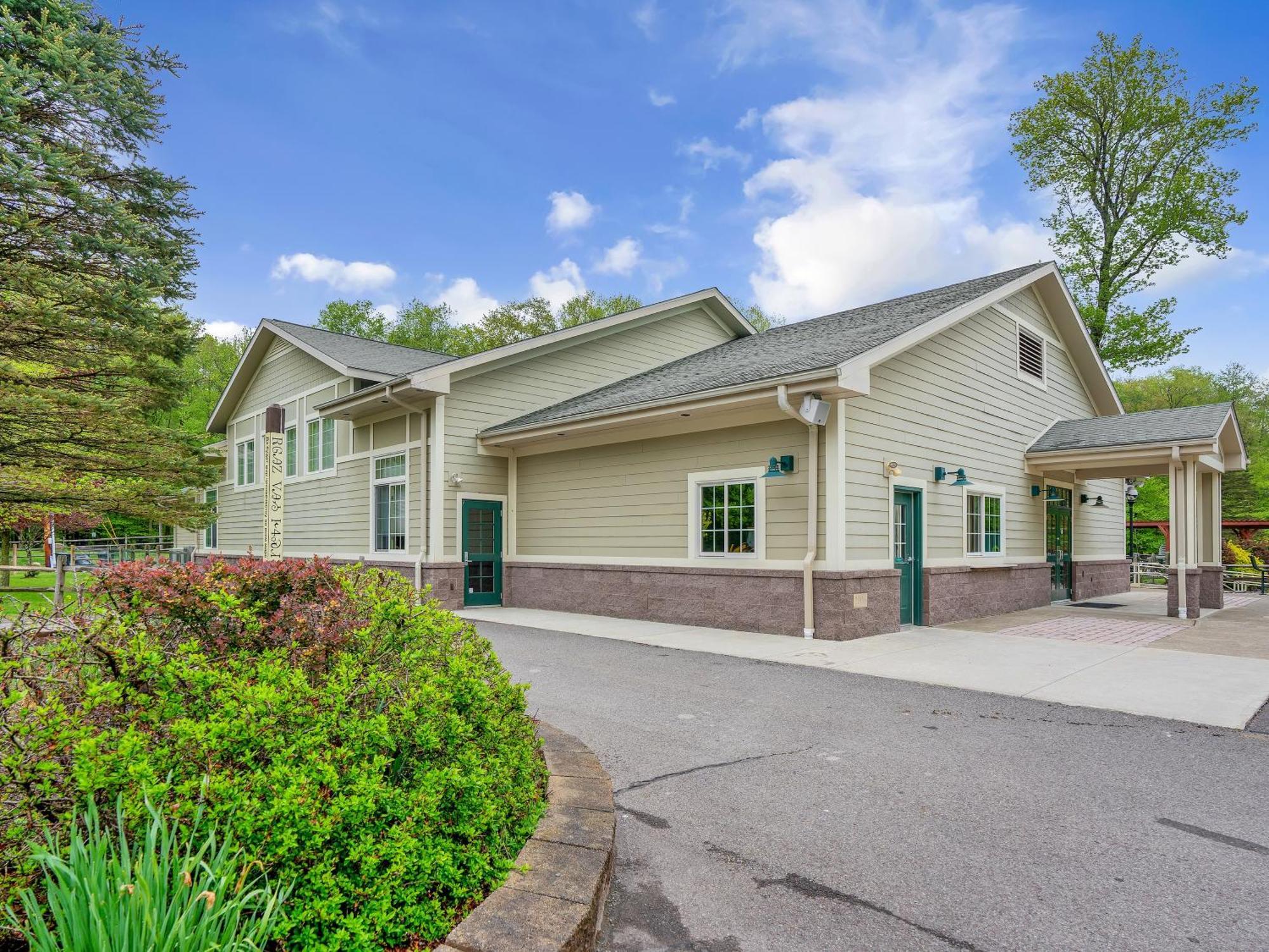 Holiday home July 4Th Avail! *